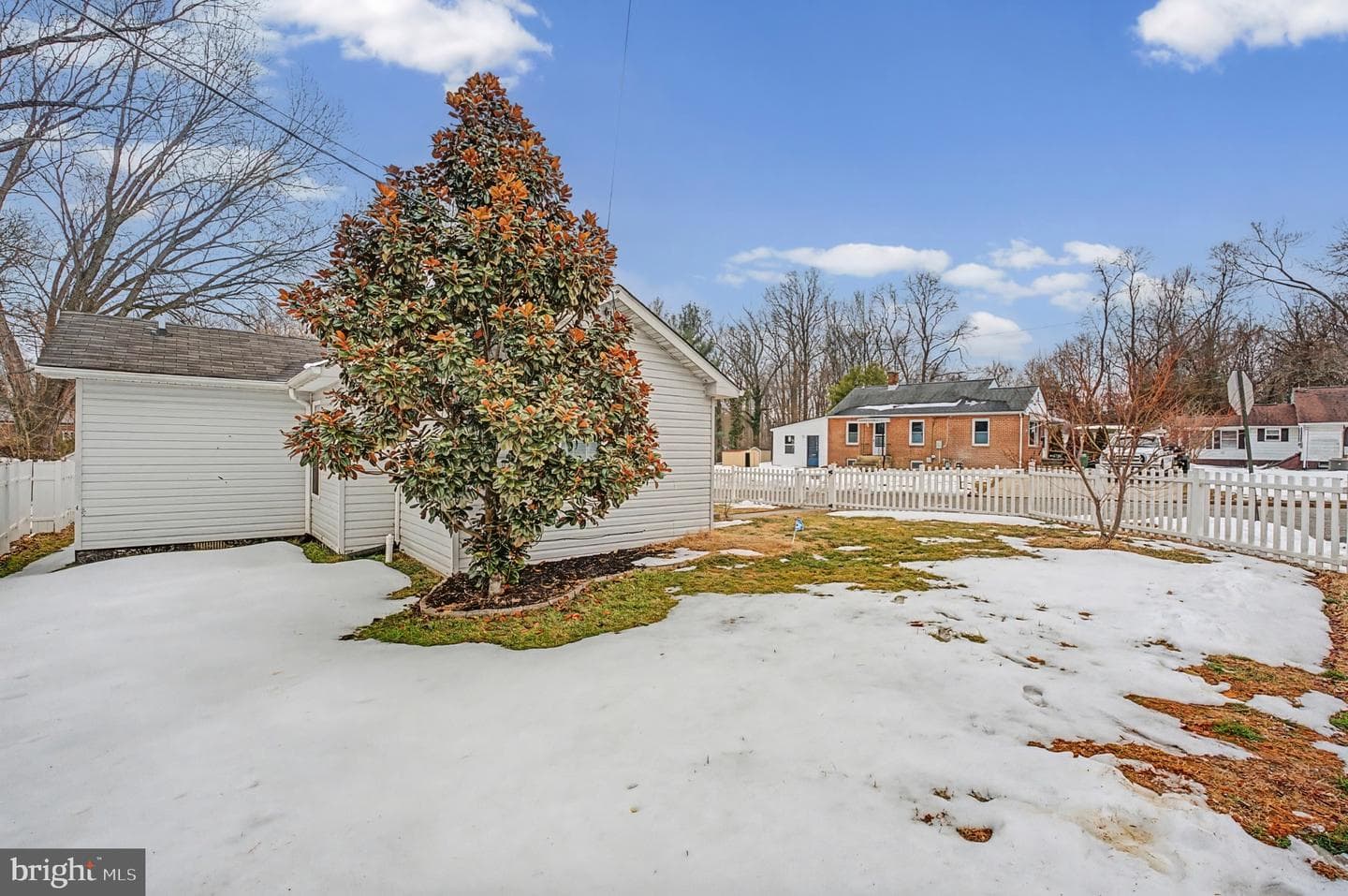 339 Edmund Street photo 6