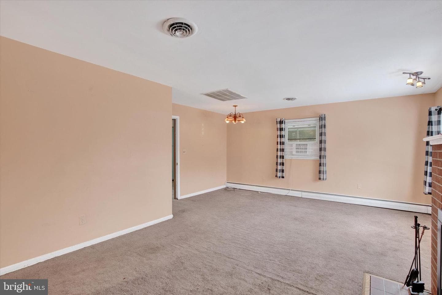 103 Stoneleigh Road photo 5