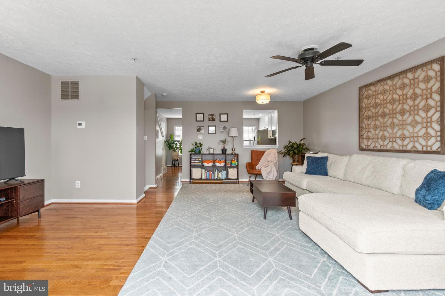 305 Esther Drive photo 6