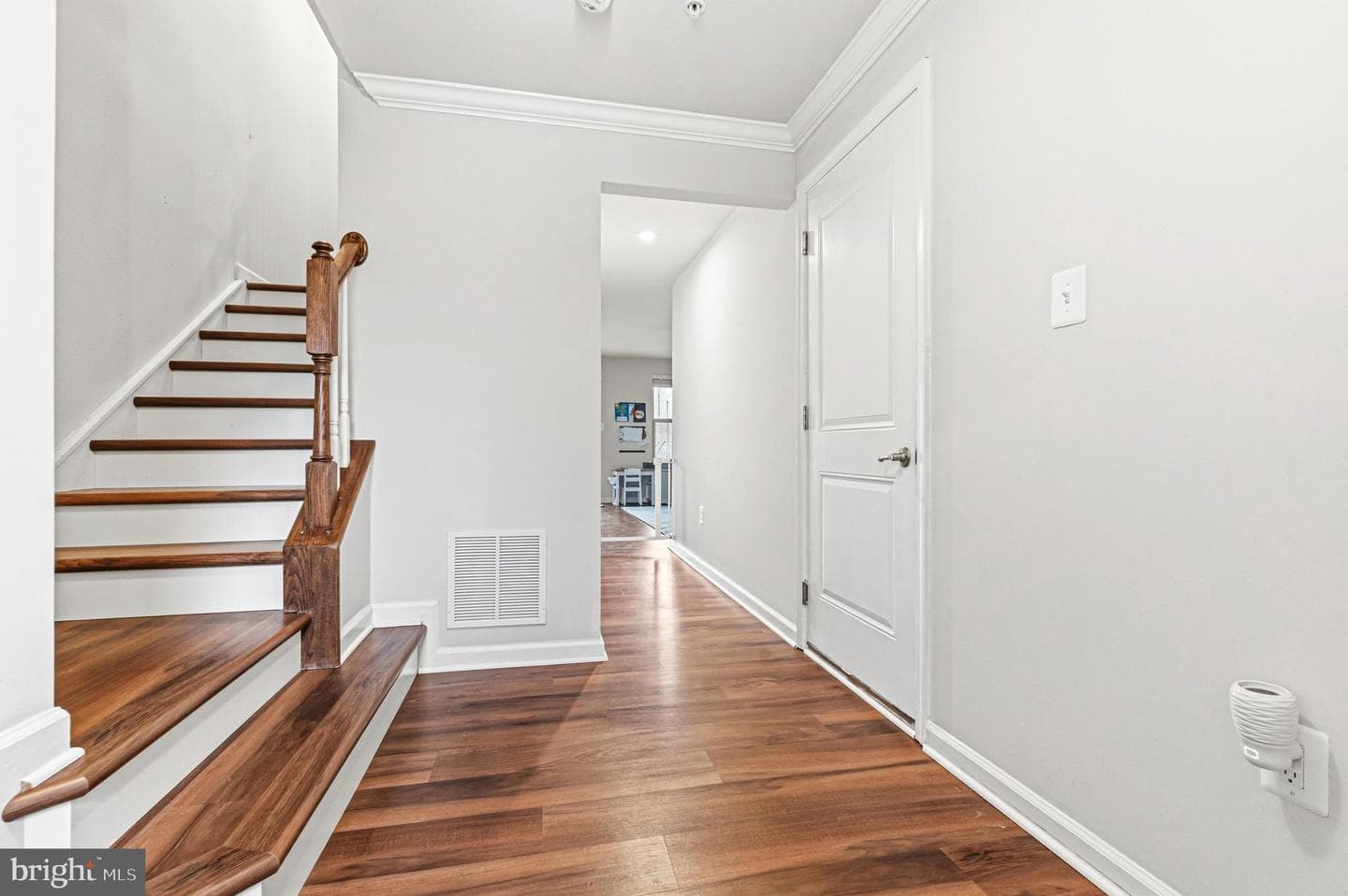 939 Dawes Court photo 8