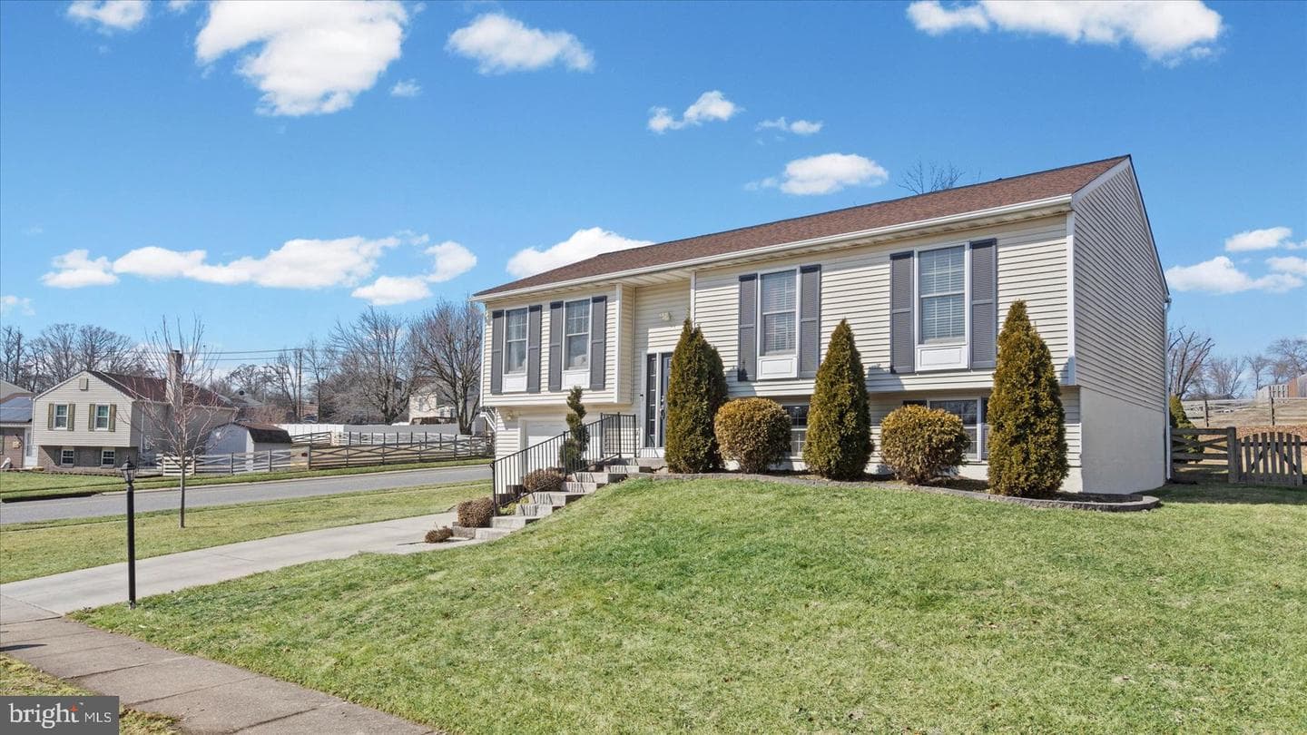 2930 Haddington Court photo 4