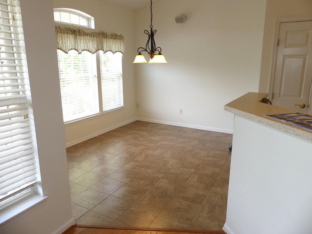 207 Kings Crossing Cir # 81 photo 5
