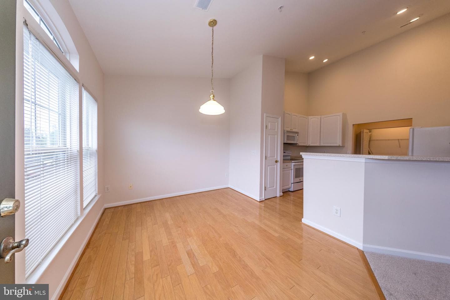 712 Kings Path #3a photo 18