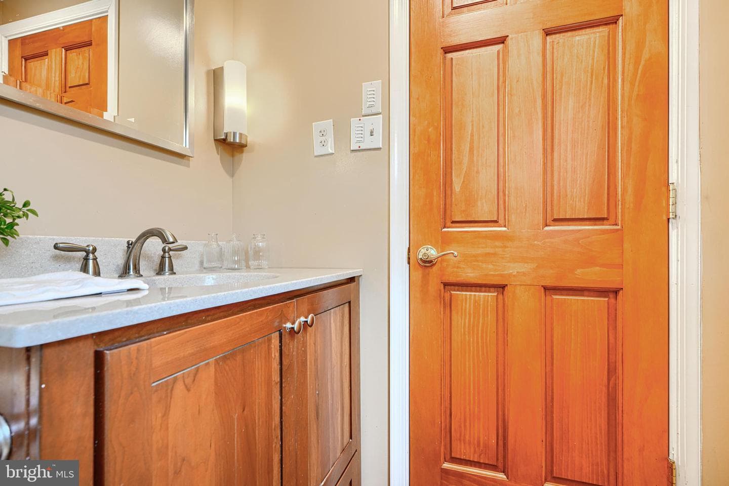 1202 Vermont Road photo 54