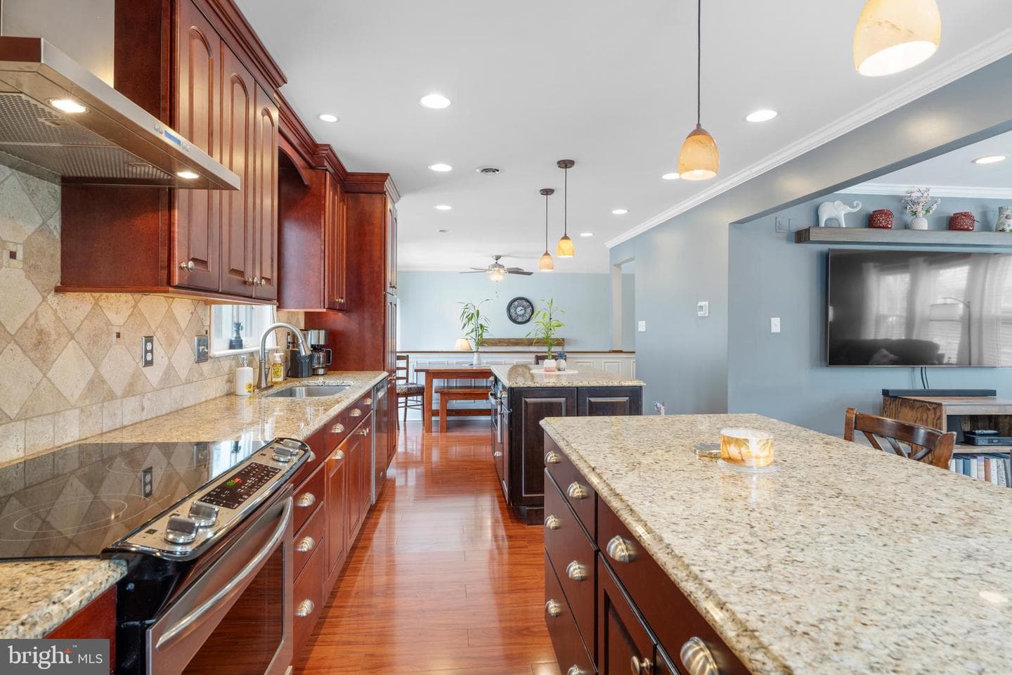 463 Crisfield Drive photo 31