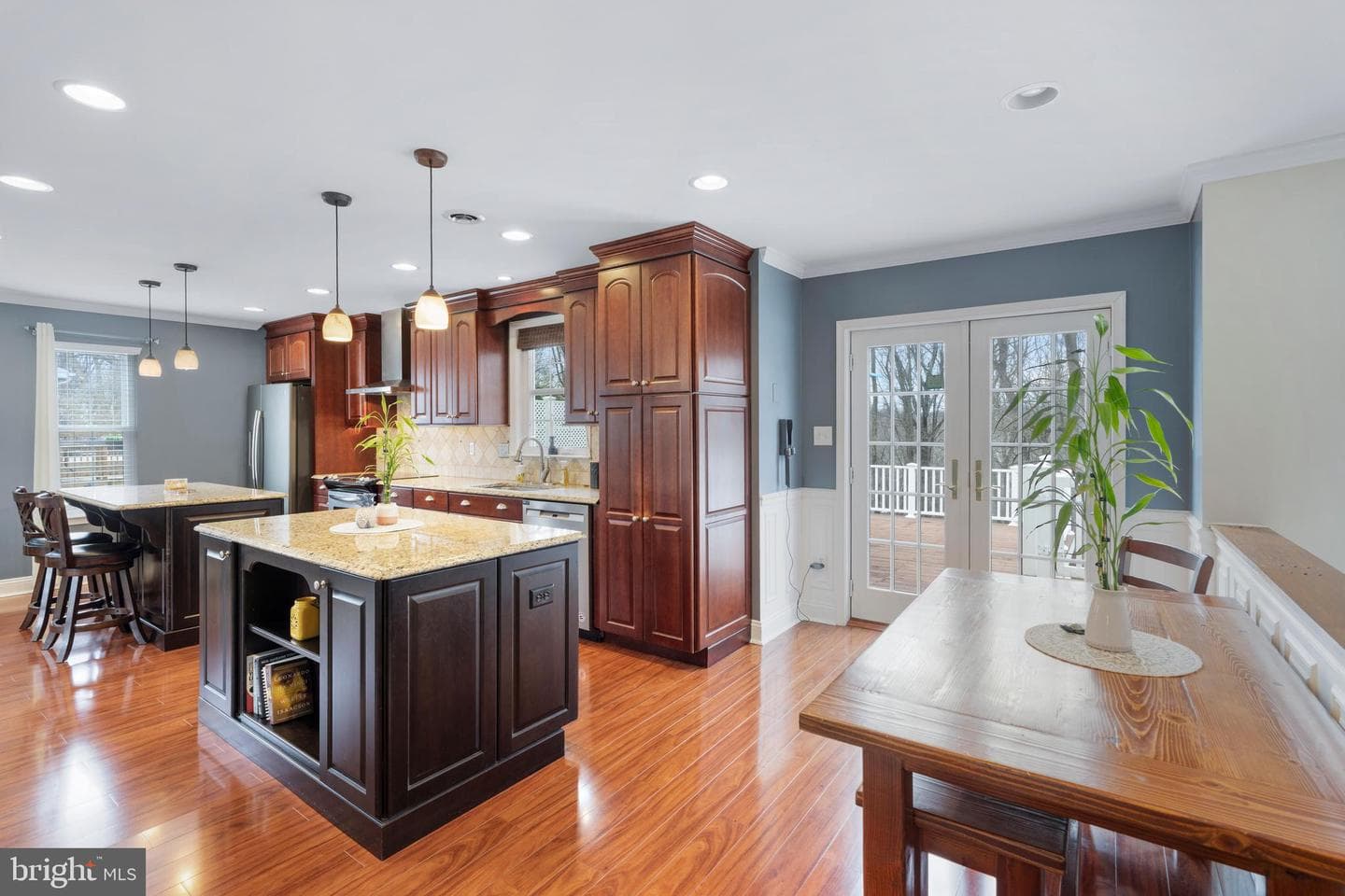 463 Crisfield Drive photo 33
