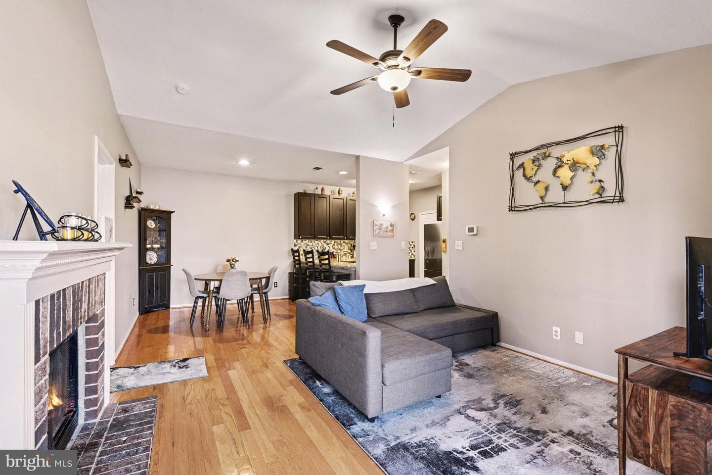 200 Thames Way #200-I photo 8