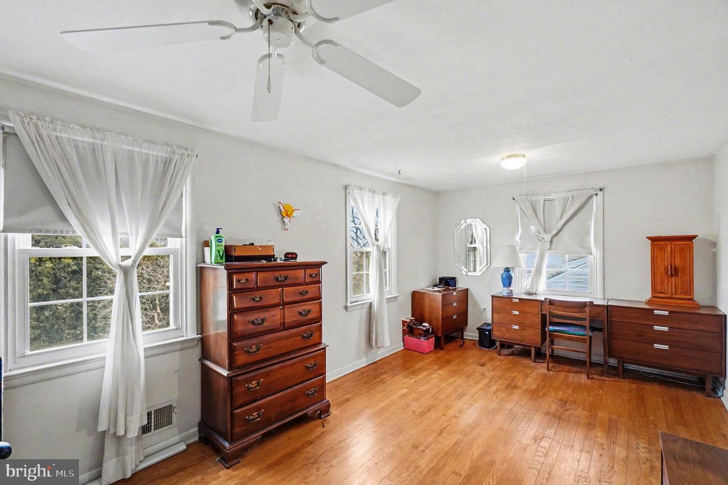 501 Giles Street photo 18