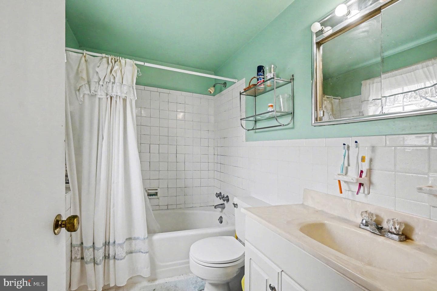 501 Giles Street photo 25