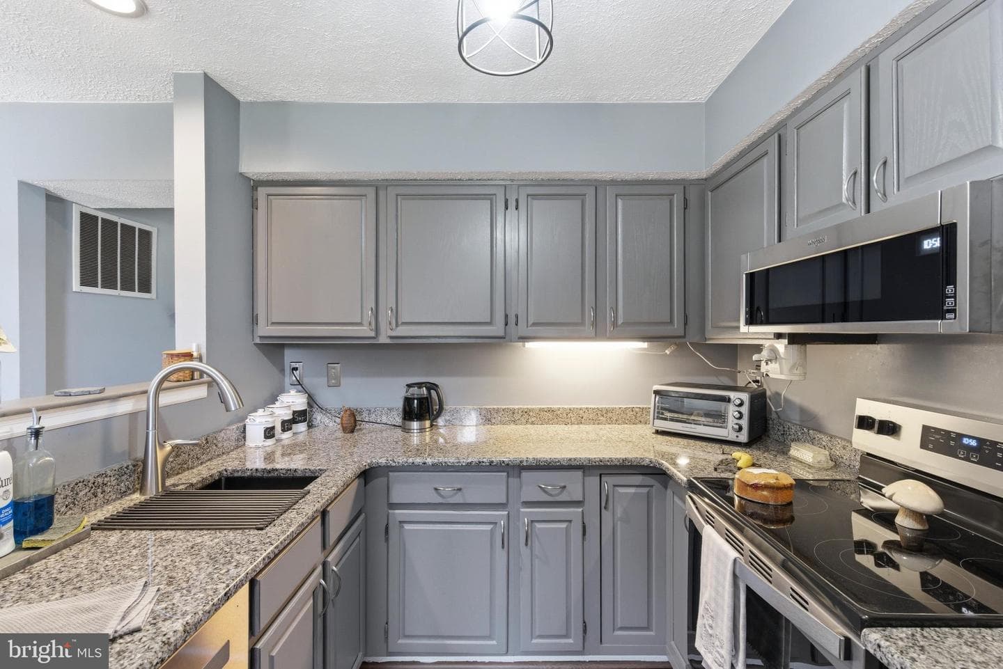 3820 Federal Lane photo 8