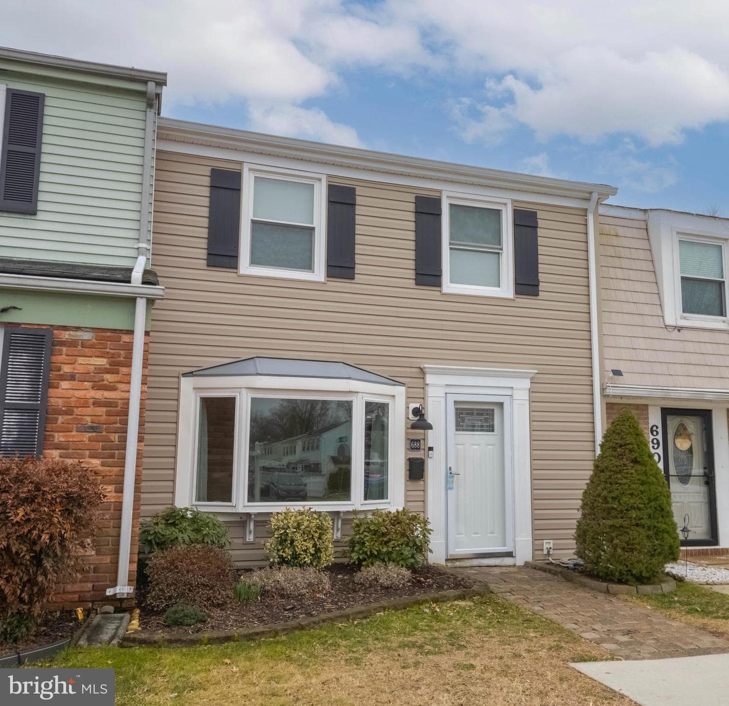 688 Shore photo 2
