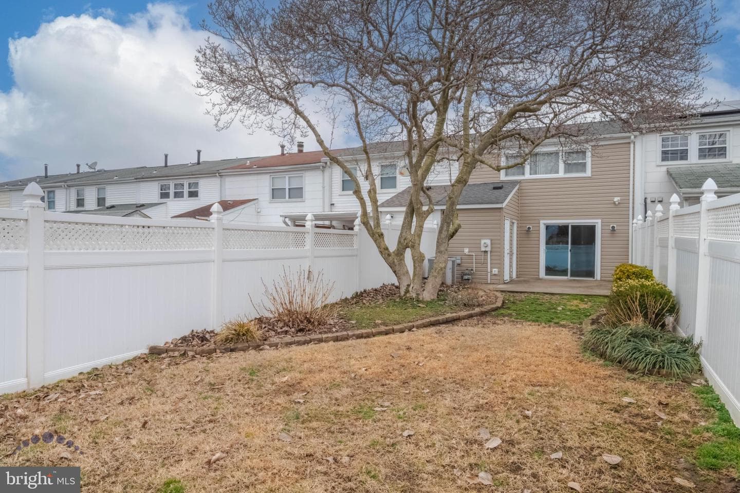 688 Shore photo 22