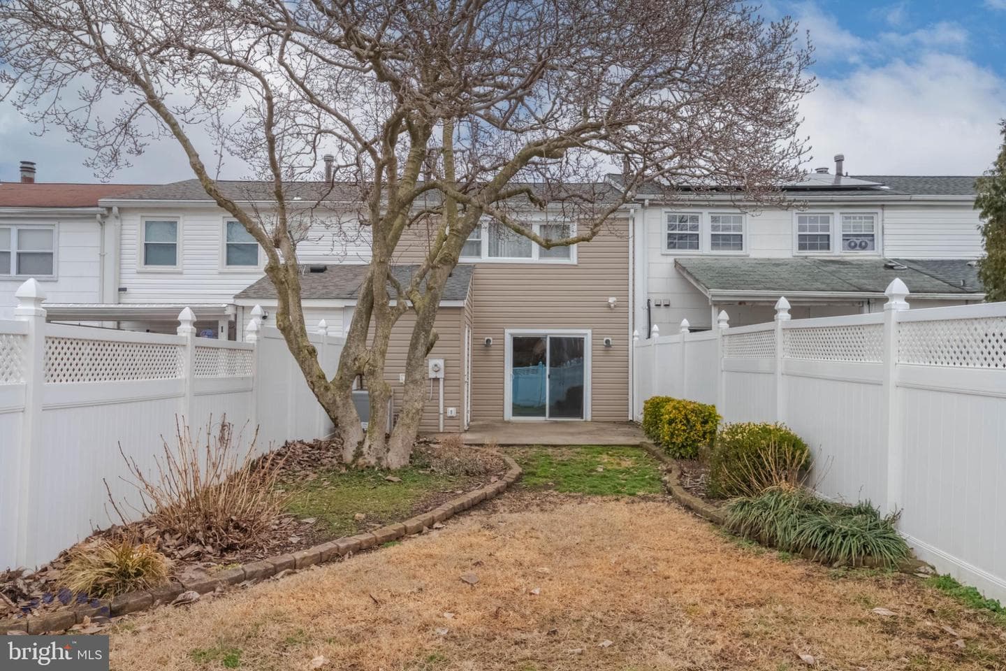688 Shore photo 26