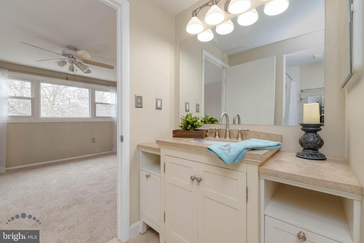688 Shore photo 33