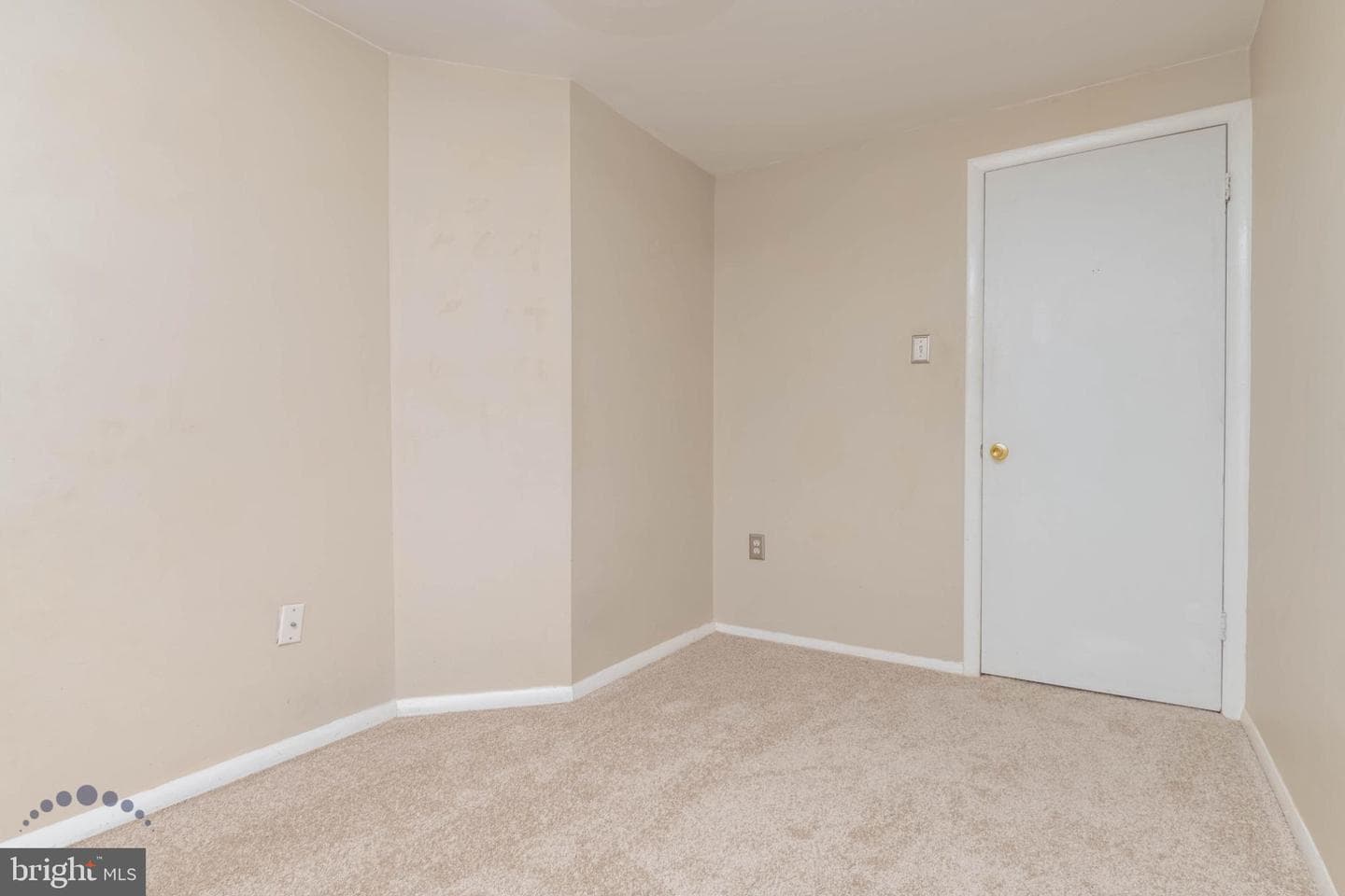688 Shore photo 43