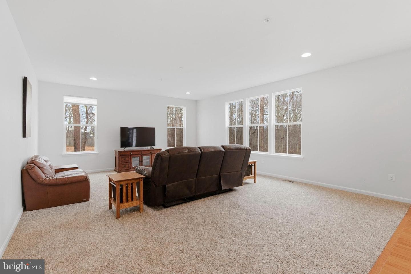 900 E Wheel Road photo 14