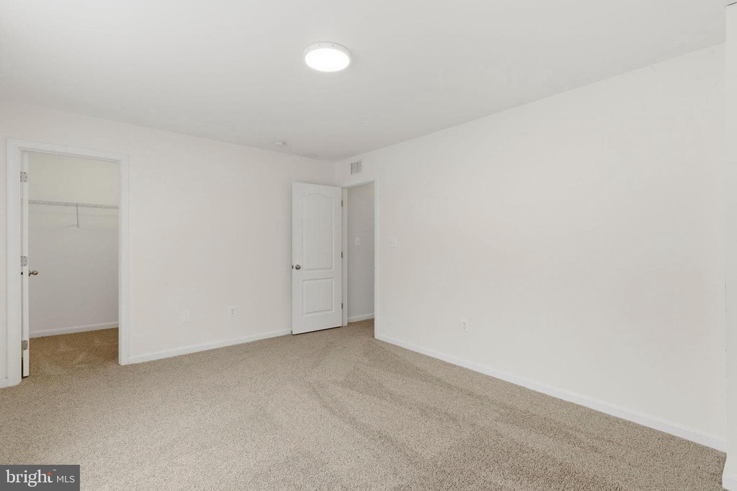 900 E Wheel Road photo 27
