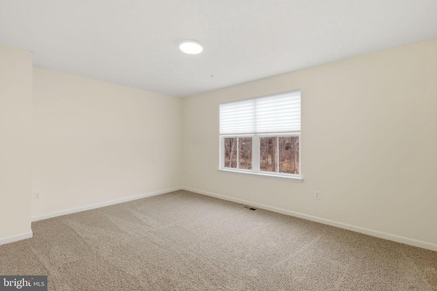900 E Wheel Road photo 28