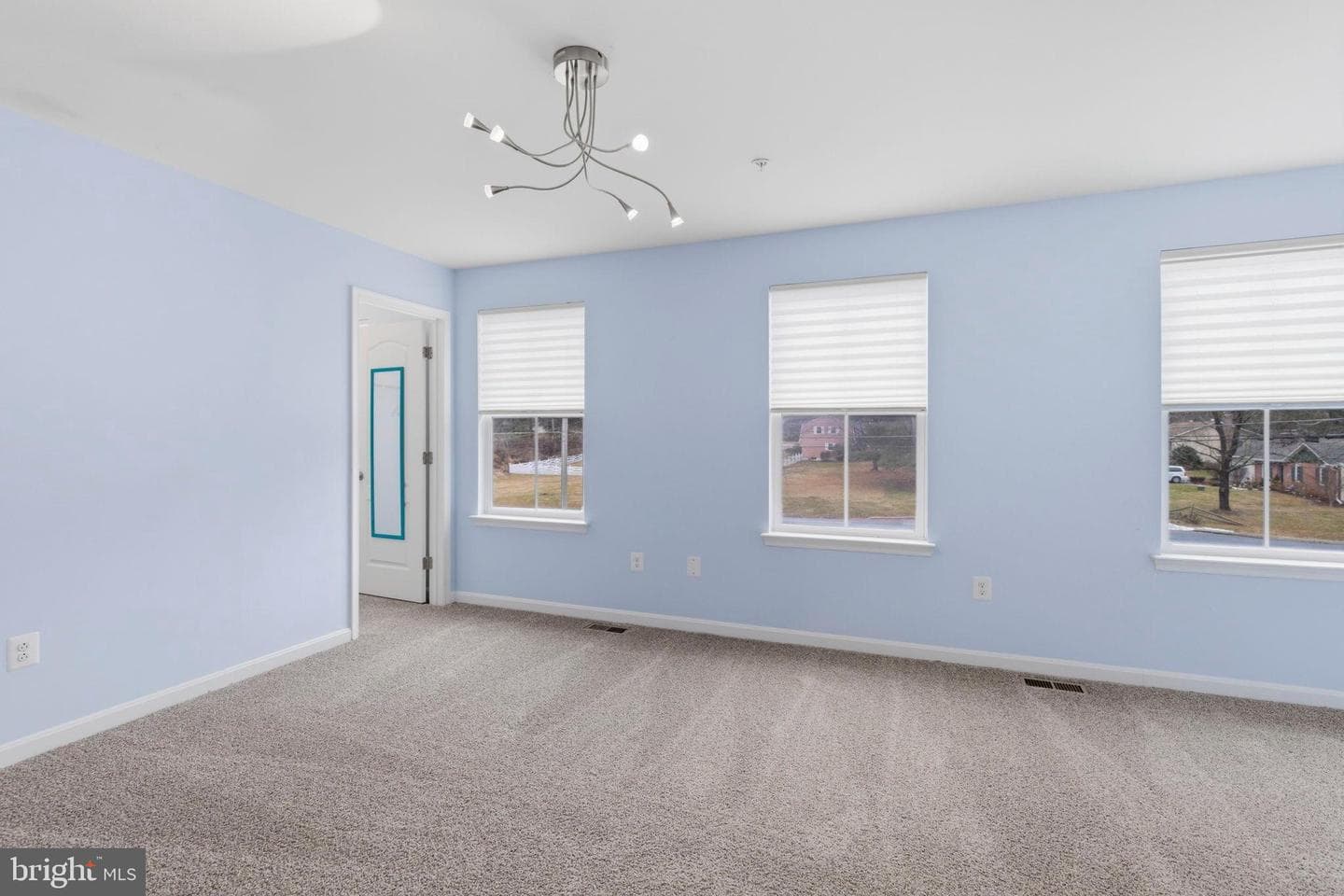 900 E Wheel Road photo 31