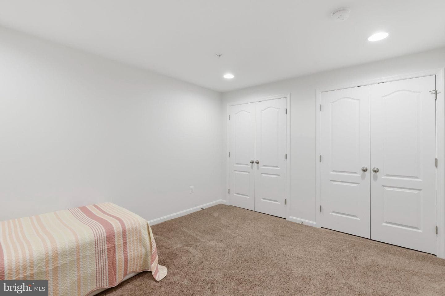 900 E Wheel Road photo 39