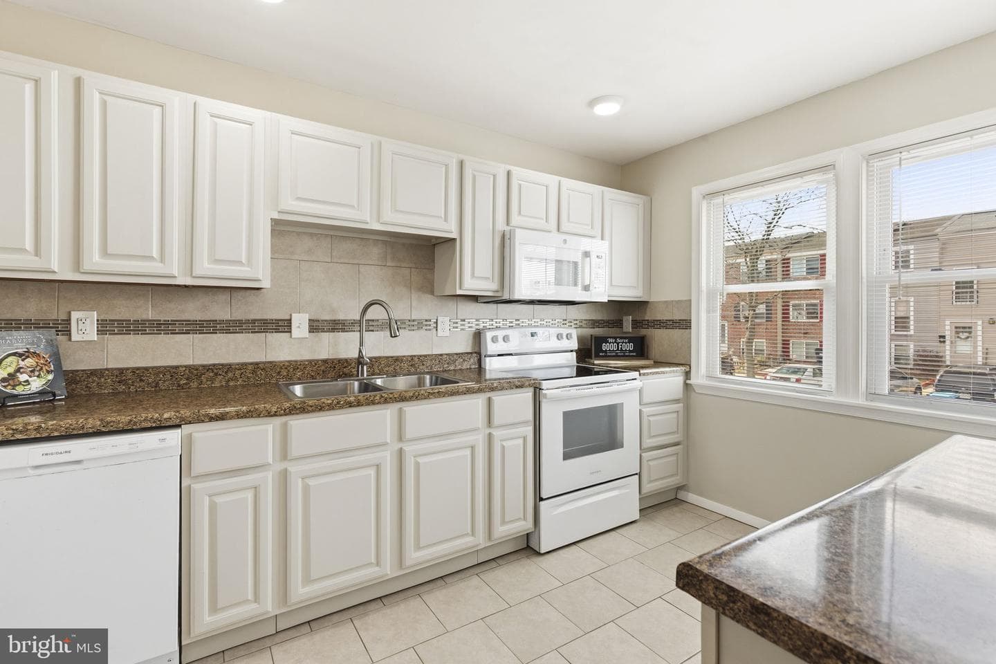 1770 Judy Way photo 6