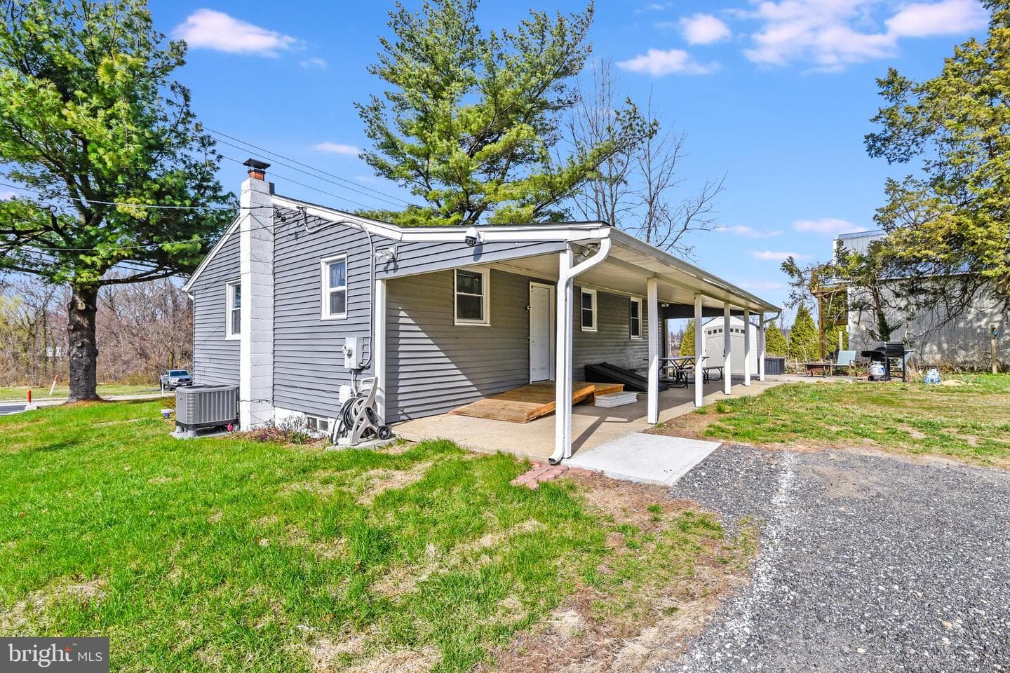 2203 Willoughby Beach Rd photo 28