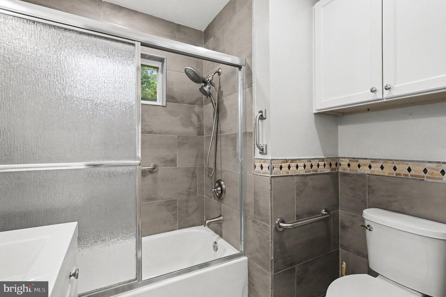 403 Edmund Street photo 16