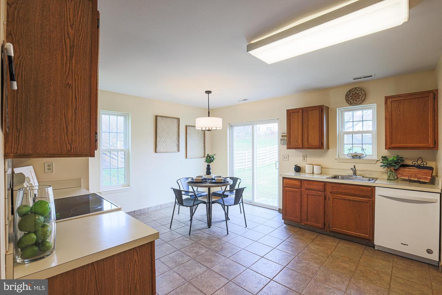 446 Crisfield Drive photo 17