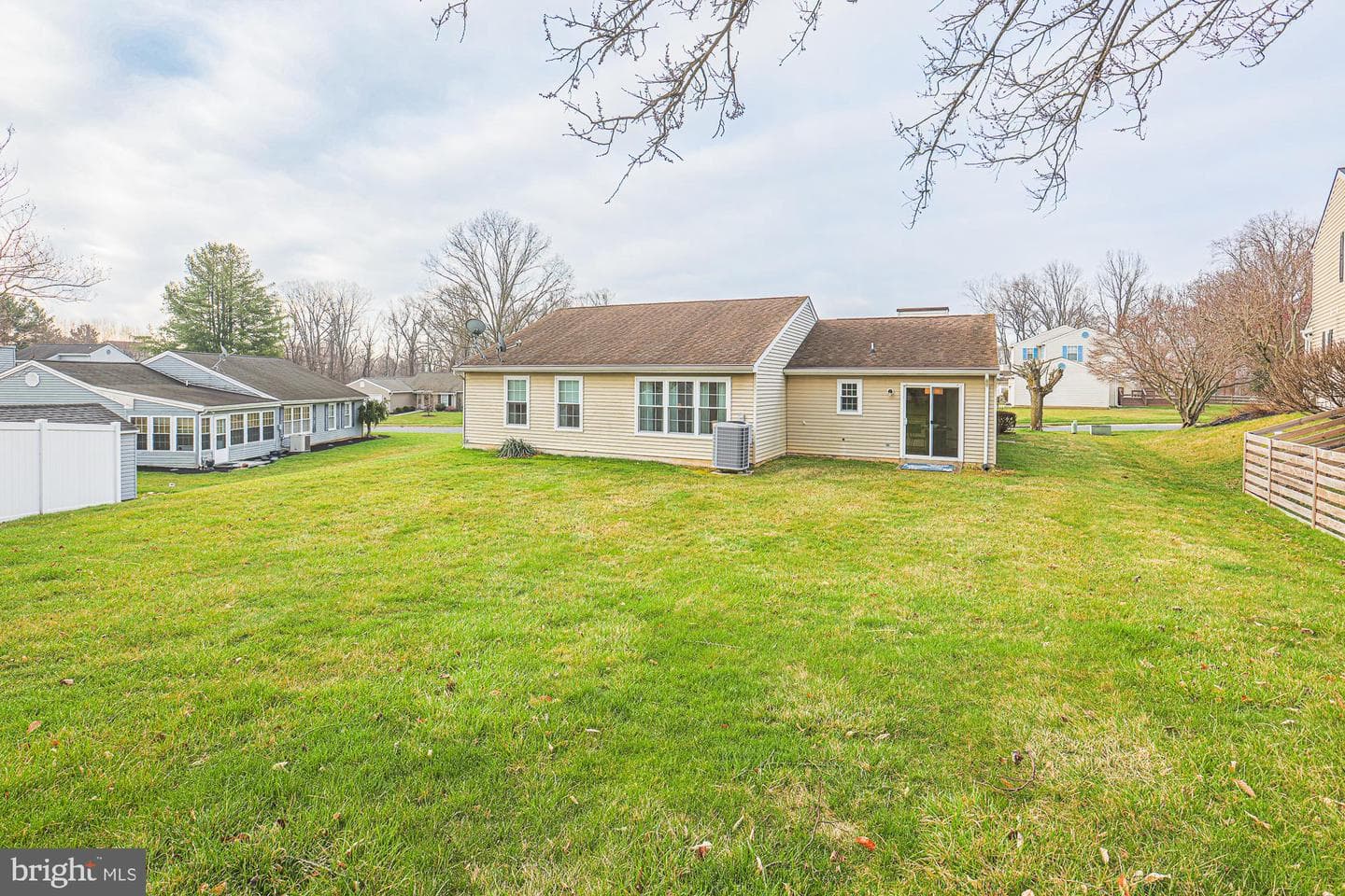 446 Crisfield Drive photo 6