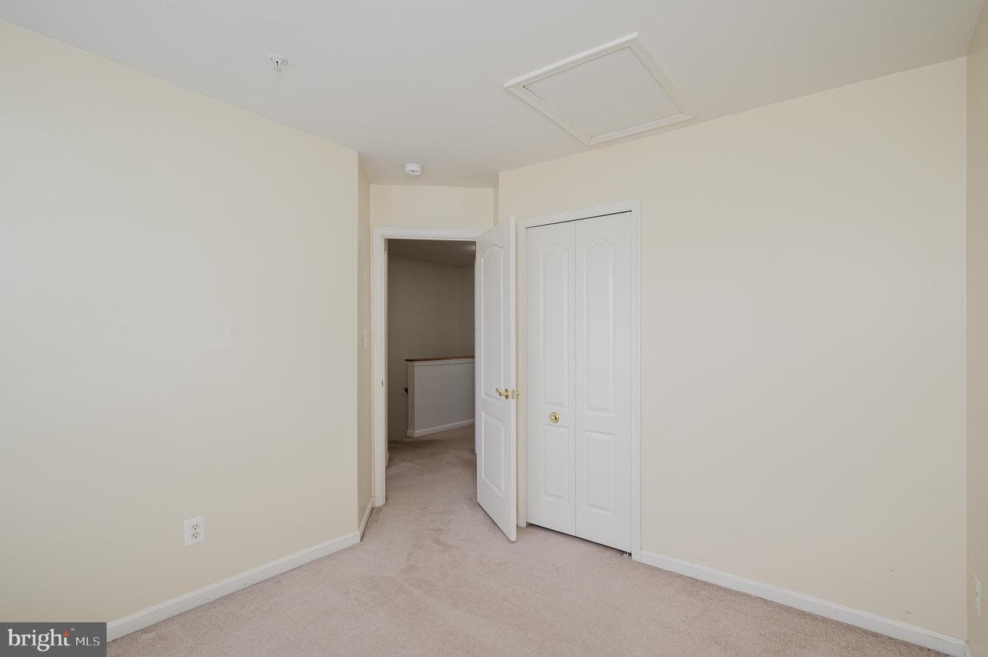 525 Kirkcaldy Way photo 23