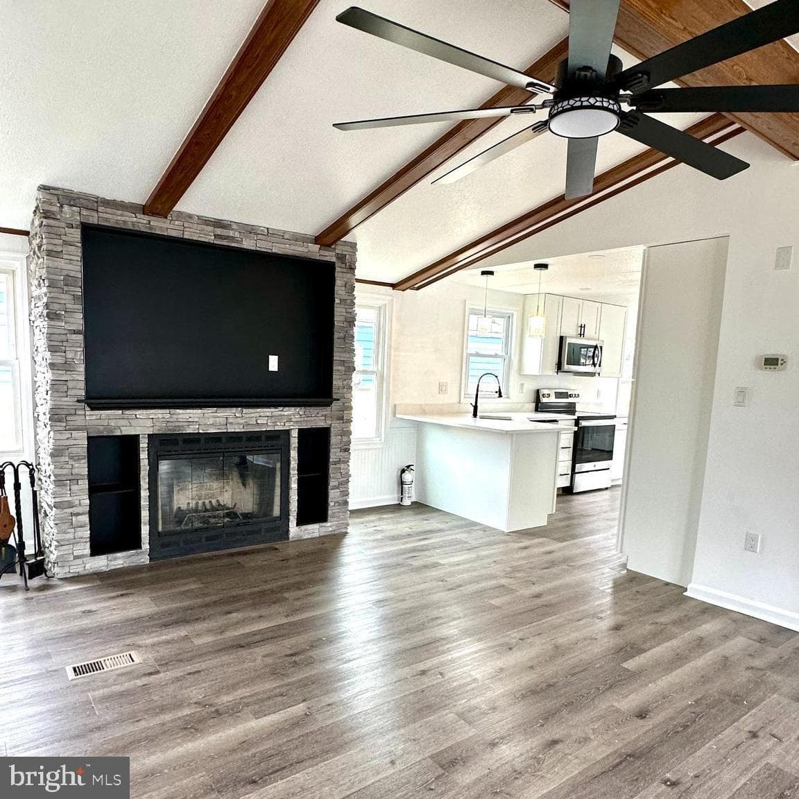 606 Red Oak Drive photo 4