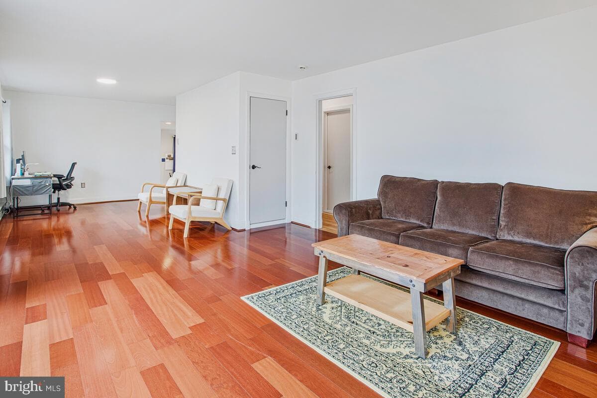 207 Hillendale Road photo 4