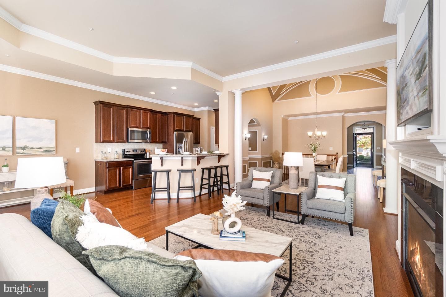 221 War Admiral Way photo 4