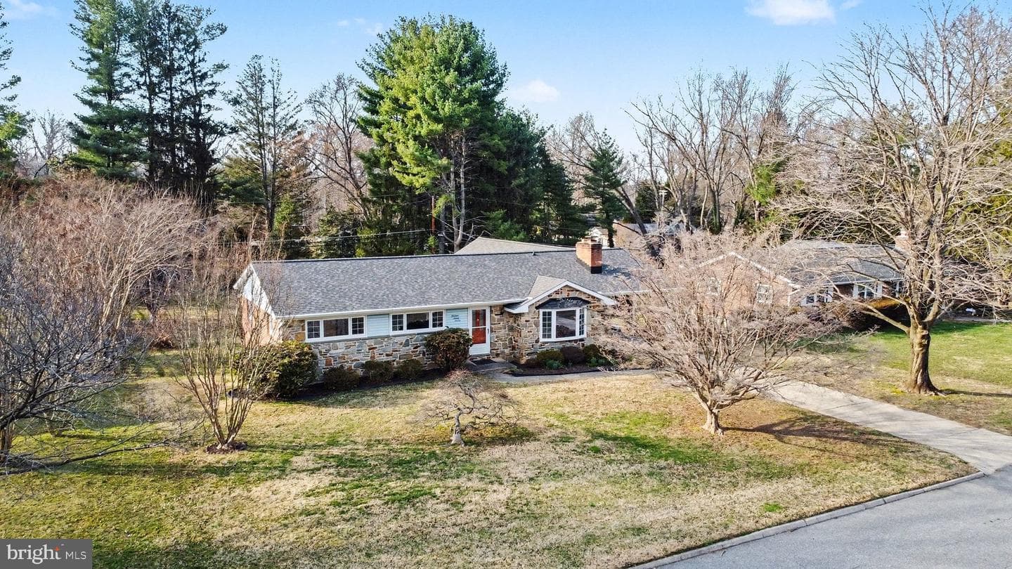 1327 Saratoga Drive photo 2