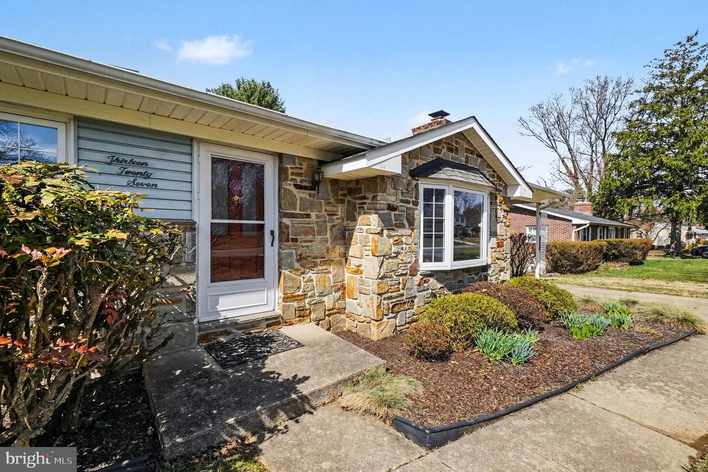 1327 Saratoga Drive photo 5