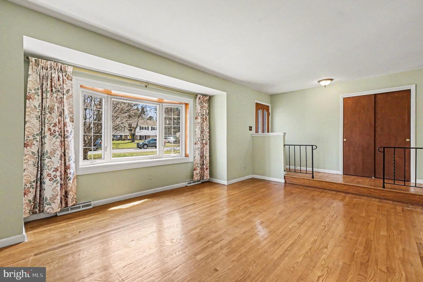 1327 Saratoga Drive photo 8