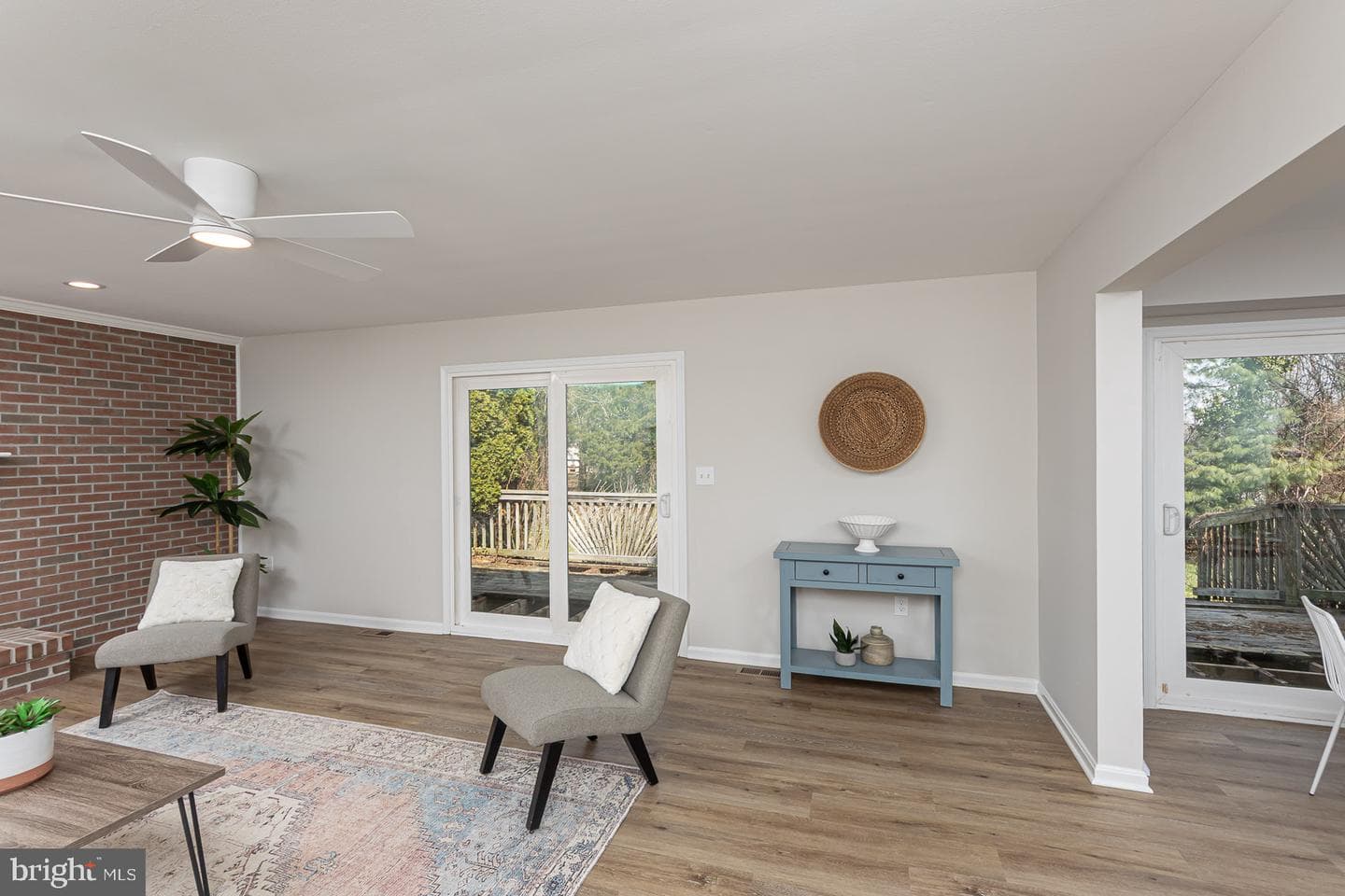403 Woodridge Court photo 11