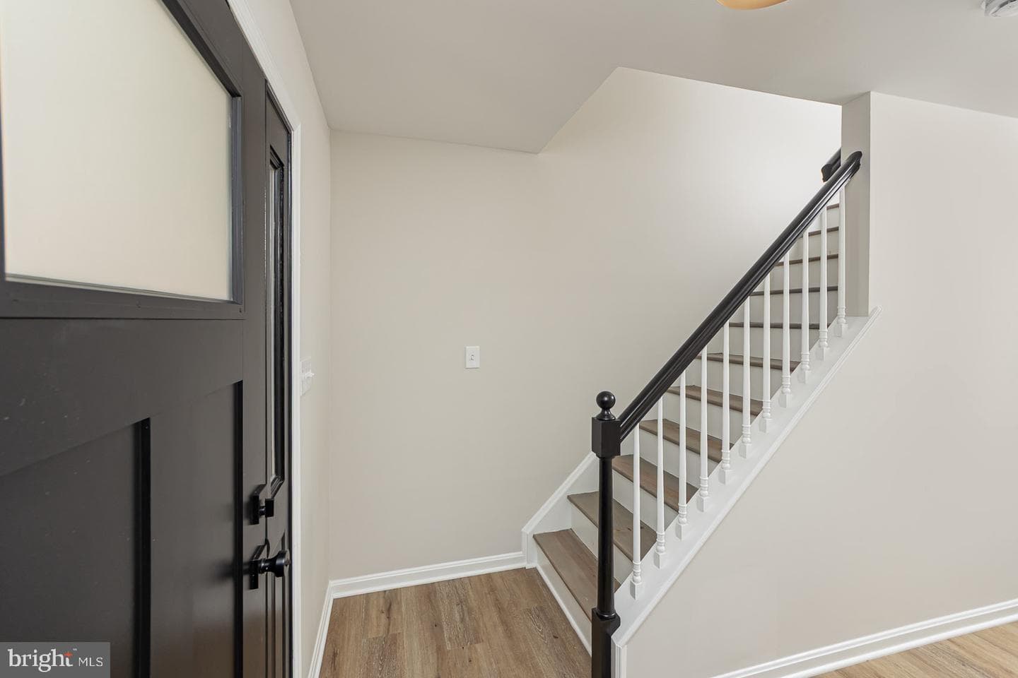 403 Woodridge Court photo 17