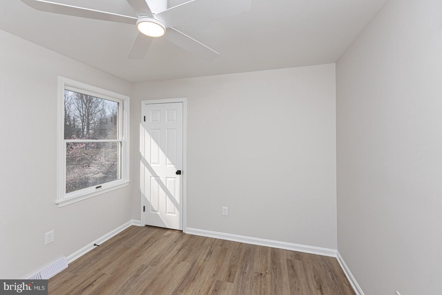 403 Woodridge Court photo 26