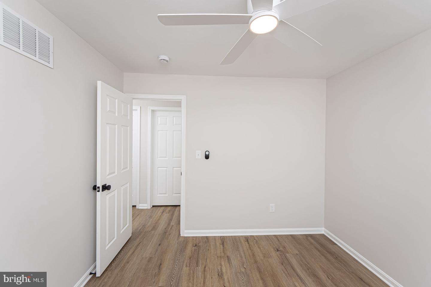 403 Woodridge Court photo 27