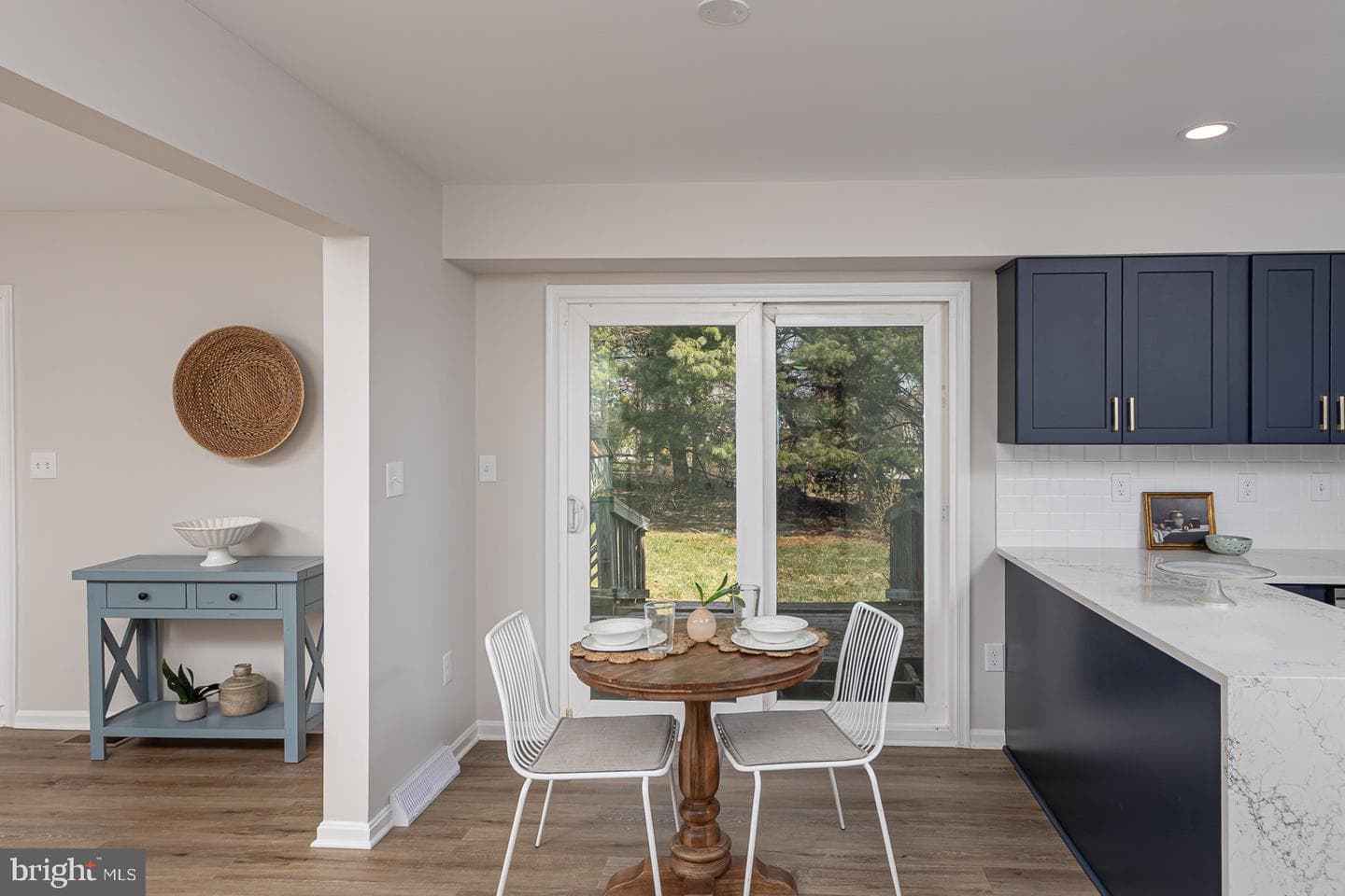 403 Woodridge Court photo 8