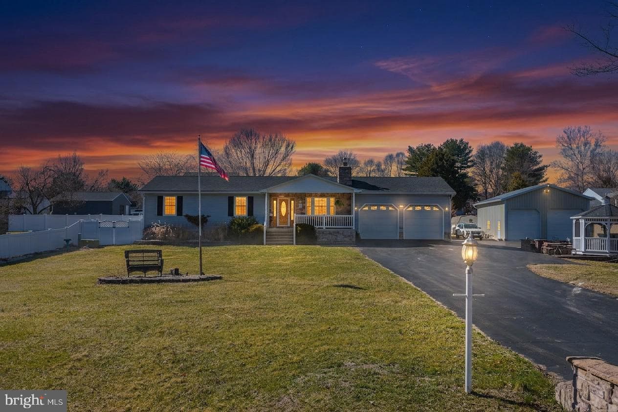 716 Paradise Road photo 2