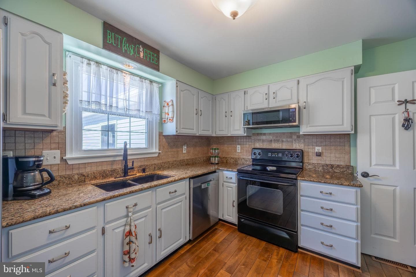 716 Paradise Road photo 42