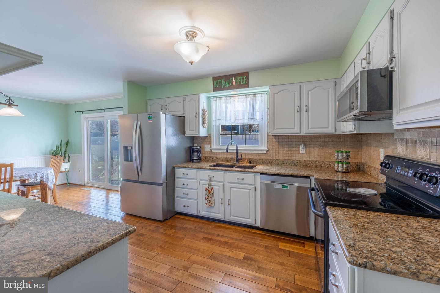 716 Paradise Road photo 45