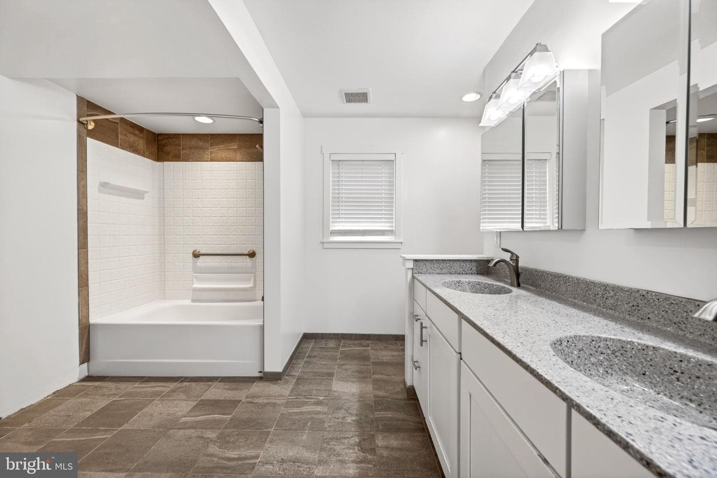 2130 Bellvale Road photo 33