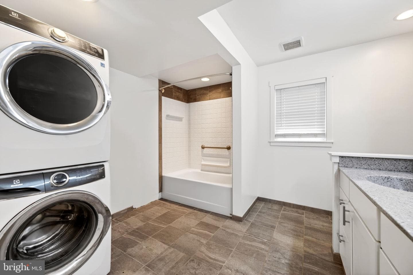 2130 Bellvale Road photo 34