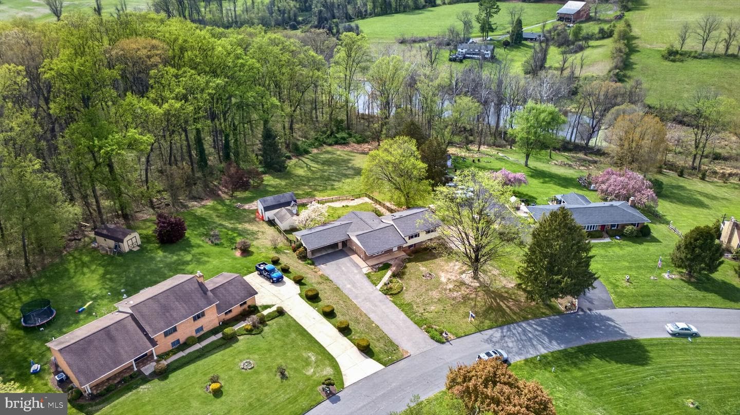 2130 Bellvale Road photo 42