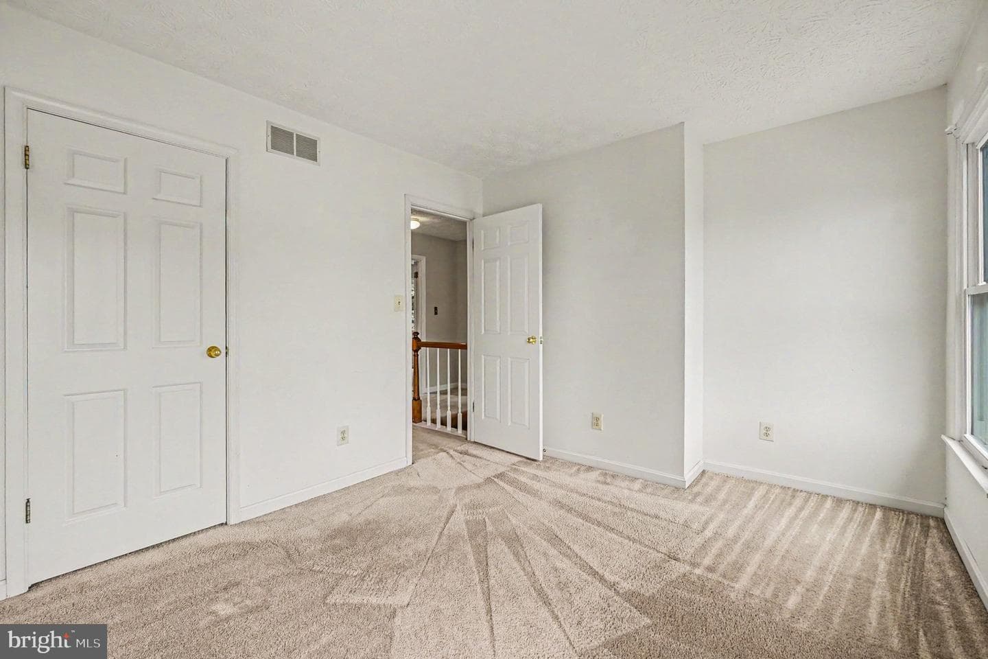 1562 Bentley Circle photo 31