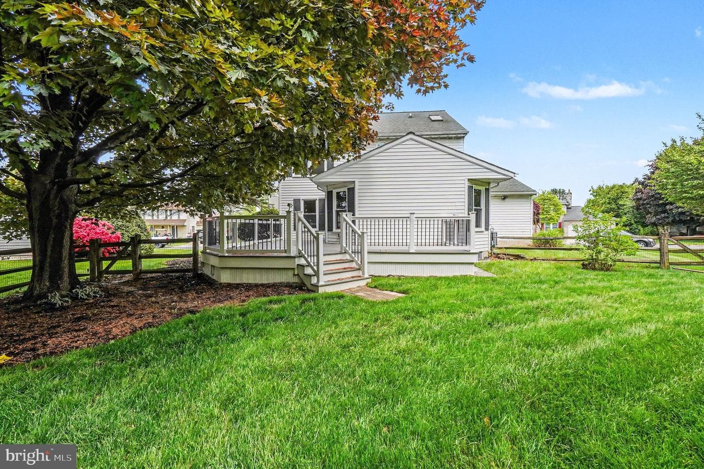 1562 Bentley Circle photo 38