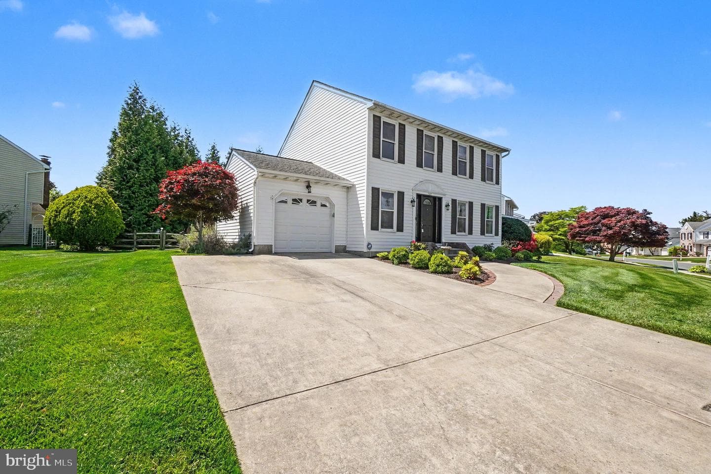 1562 Bentley Circle photo 4